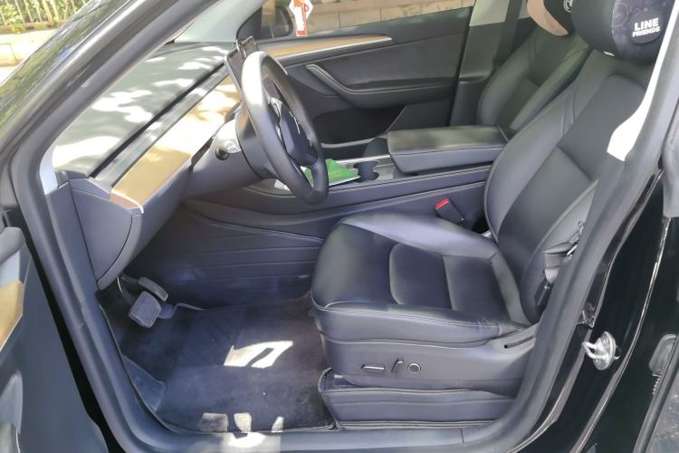 Used Tesla Model Y 2021 Standard Range Rear-Wheel Drive Version Left Front Seat