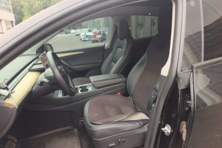 Used Tesla Model Y 2021 Standard Range Rear-Wheel Drive Version Left Front Seat