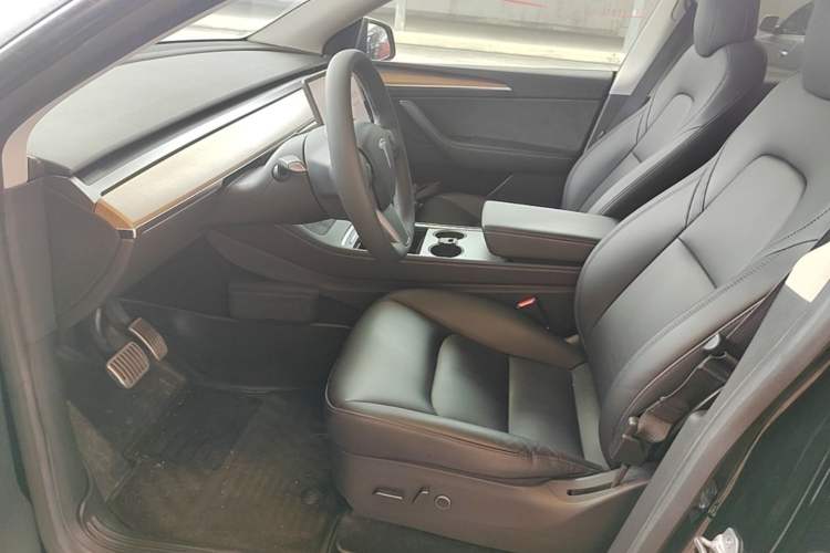 Used Tesla Model Y 2021 Standard Range Rear-Wheel Drive Version Left Front Seat