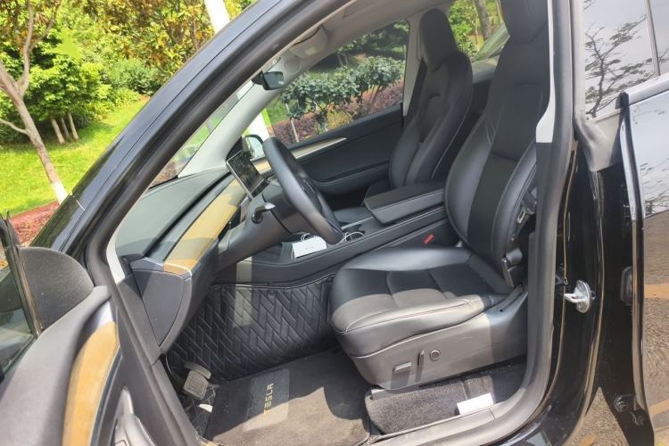 Used Tesla Model Y 2021 Standard Range Rear-Wheel Drive Version Left Front Seat
