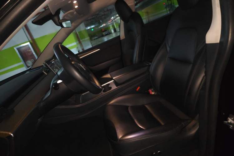 Used Tesla Model Y 2021 Standard Range Rear-Wheel Drive Version Left Front Seat