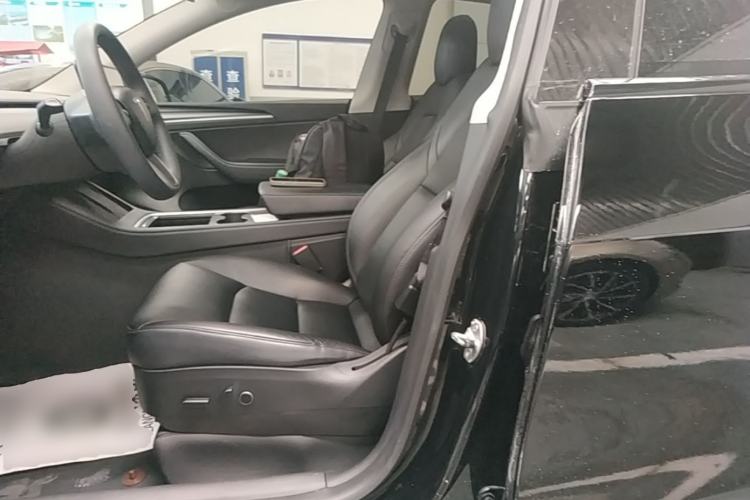Used Tesla Model Y 2021 Standard Range Rear-Wheel Drive Version Left Front Seat