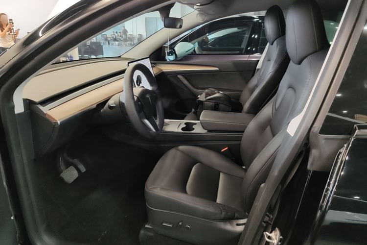 Used Tesla Model Y 2021 Long-Range All-Wheel-Drive Version Left Front Seat