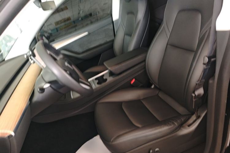 Used Tesla Model Y 2021 Revised Version 2 Long-Range All-Wheel-Drive Edition Left Front Seat