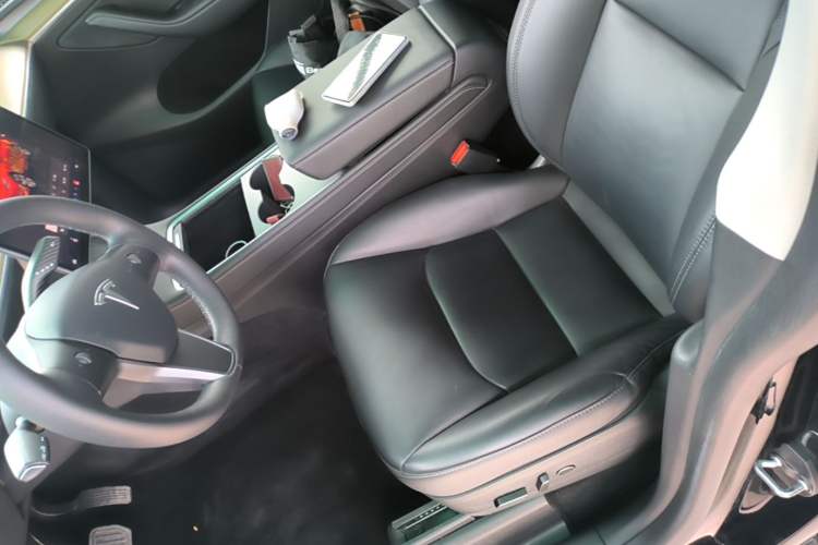 Used Tesla Model Y 2021 Revised Version 2 Long-Range All-Wheel-Drive Edition Left Front Seat