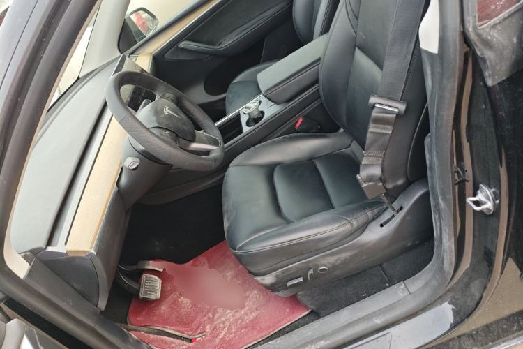 Used Tesla Model Y 2021 Standard Range Rear-Wheel Drive Version Left Front Seat