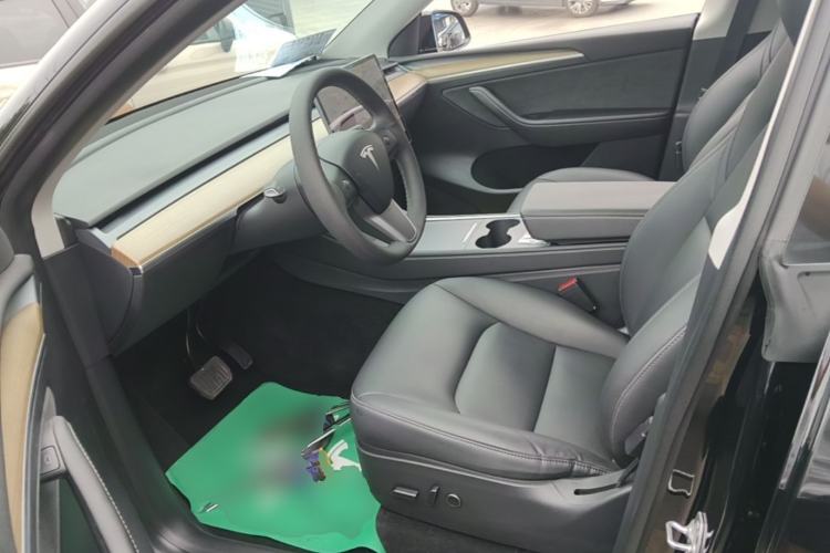 Used Tesla Model Y 2021 Long-Range All-Wheel-Drive Version 3D7 Left Front Seat