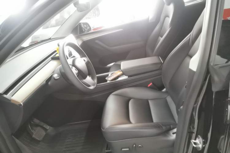 Used Tesla Model Y 2021 Long-Range All-Wheel-Drive Version 3D7 Left Front Seat