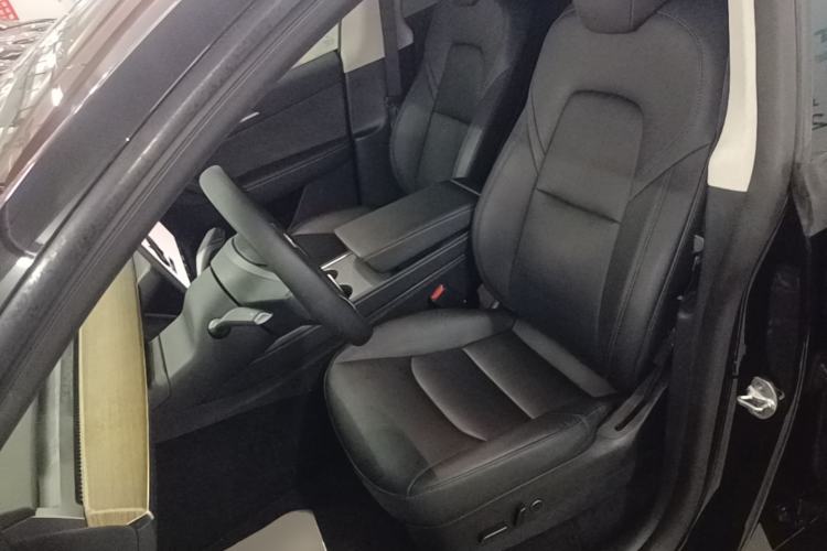 Used Tesla Model Y 2021 Standard Range Rear-Wheel Drive Version Left Front Seat