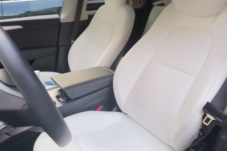 Used Tesla Model Y 2021 Standard Range Rear-Wheel Drive Version Left Front Seat