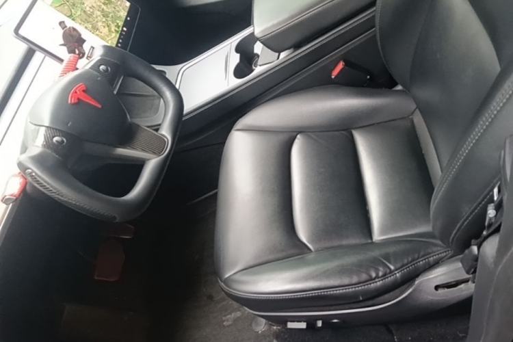 Used Tesla Model Y 2021 Standard Range Rear-Wheel Drive Version Left Front Seat