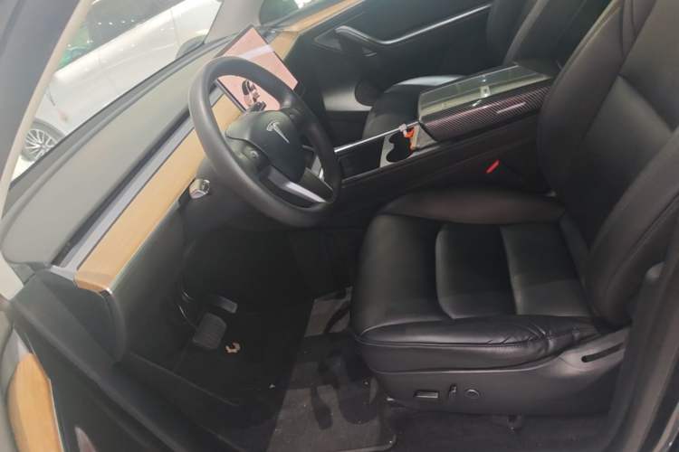 Used Tesla Model Y 2021 Standard Range Rear-Wheel Drive Version Left Front Seat