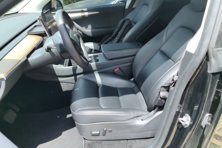 Used Tesla Model Y 2021 Standard Range Rear-Wheel Drive Version Left Front Seat