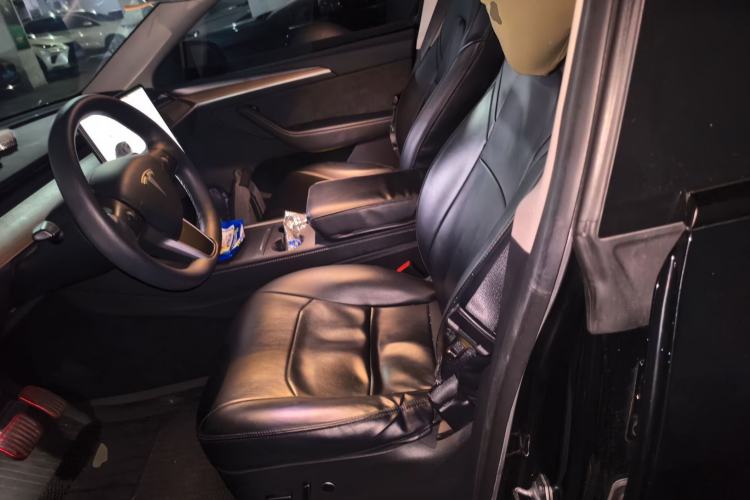 Used Tesla Model Y 2021 Standard Range Rear-Wheel Drive Version Left Front Seat