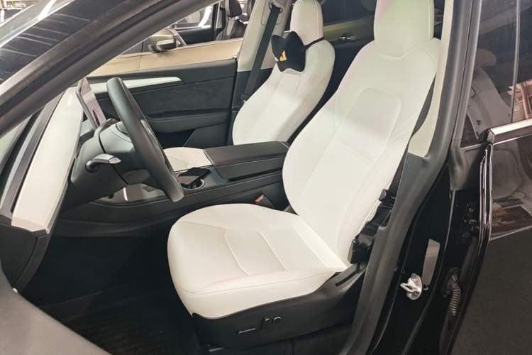 Used Tesla Model Y 2021 Standard Range Rear-Wheel Drive Version Left Front Seat