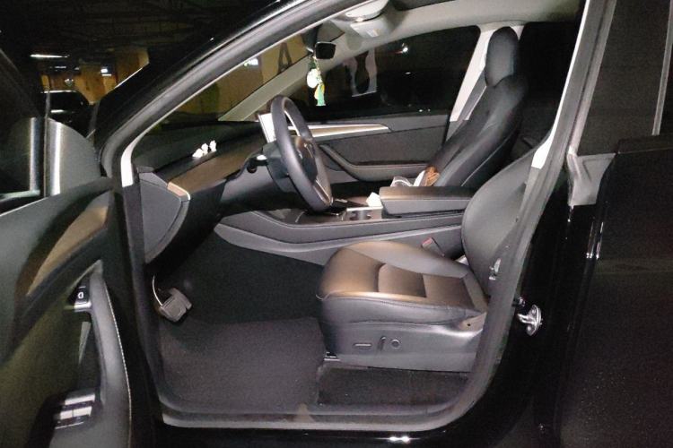 Used Tesla Model Y 2021 Long-Range All-Wheel-Drive Version 3D7 Left Front Seat