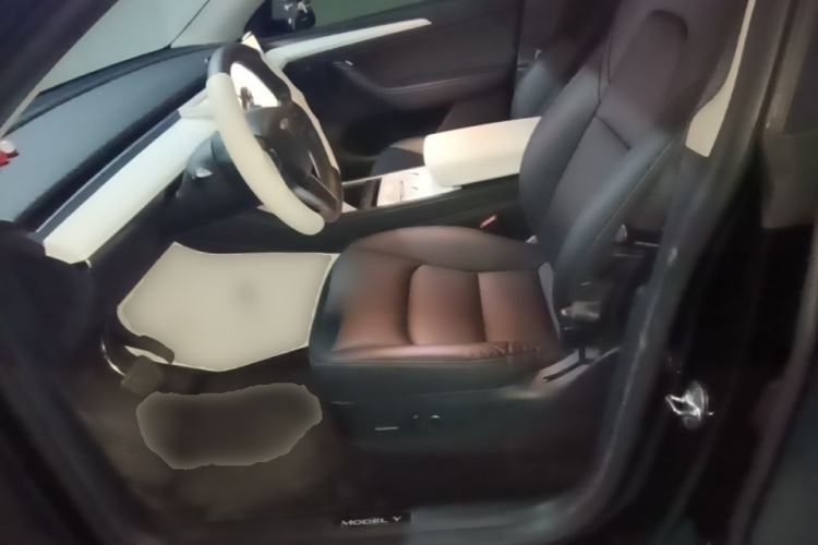Used Tesla Model Y 2021 Standard Range Rear-Wheel Drive Version Left Front Seat