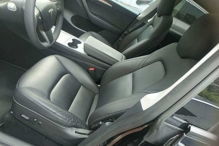 Used Tesla Model Y 2021 Long-Range All-Wheel-Drive Version Left Front Seat