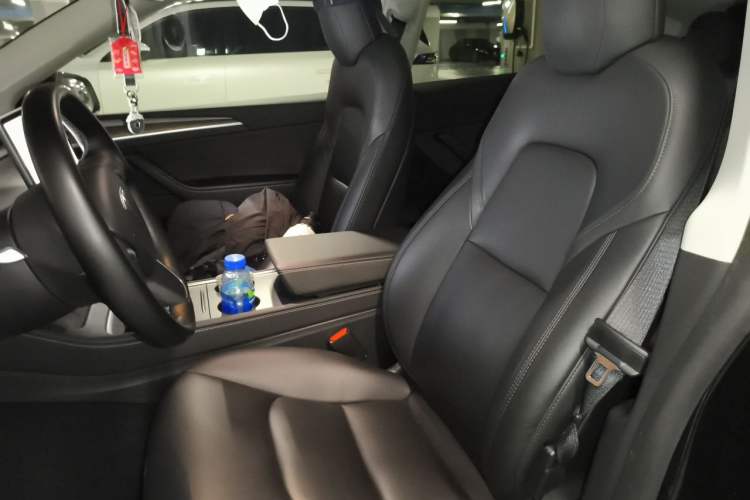 Used Tesla Model Y 2021 Long-Range All-Wheel-Drive Version Left Front Seat