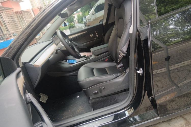 Used Tesla Model Y 2021 Performance High-Performance All-Wheel-Drive Version Left Front Seat