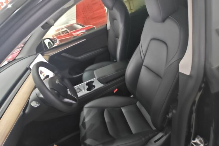 Used Tesla Model Y 2021 Standard Range Rear-Wheel Drive Version Left Front Seat