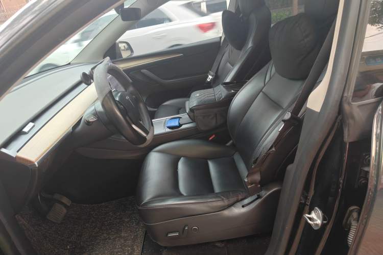 Used Tesla Model Y 2021 Long-Range All-Wheel-Drive Version Left Front Seat