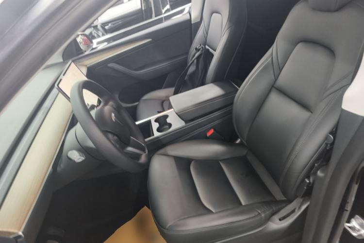 Used Tesla Model Y 2021 Long-Range All-Wheel-Drive Version Left Front Seat