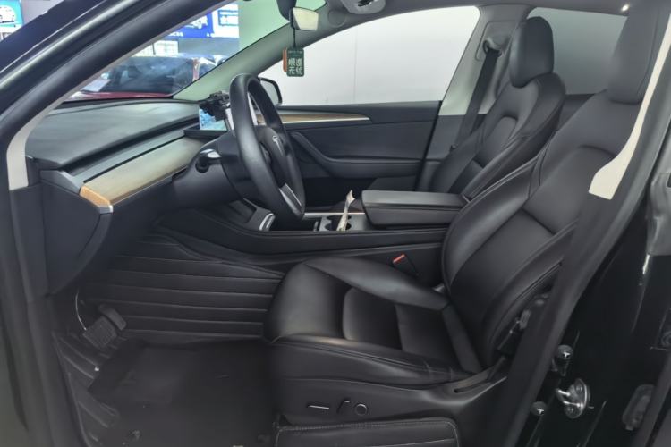 Used Tesla Model Y 2021 Long-Range All-Wheel-Drive Version Left Front Seat