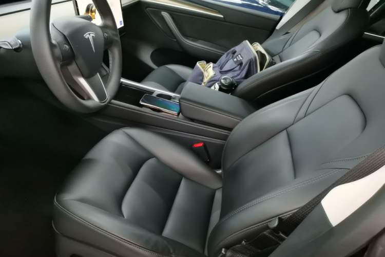 Used Tesla Model Y 2021 Standard Range Rear-Wheel Drive Version Left Front Seat