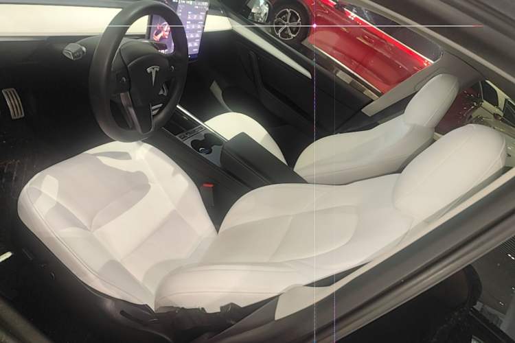 Used Tesla Model Y 2021 Performance High-Performance All-Wheel-Drive Version Left Front Seat