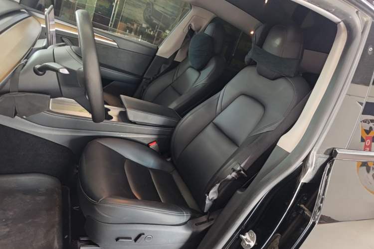 Used Tesla Model Y 2021 Long-Range All-Wheel-Drive Version Left Front Seat
