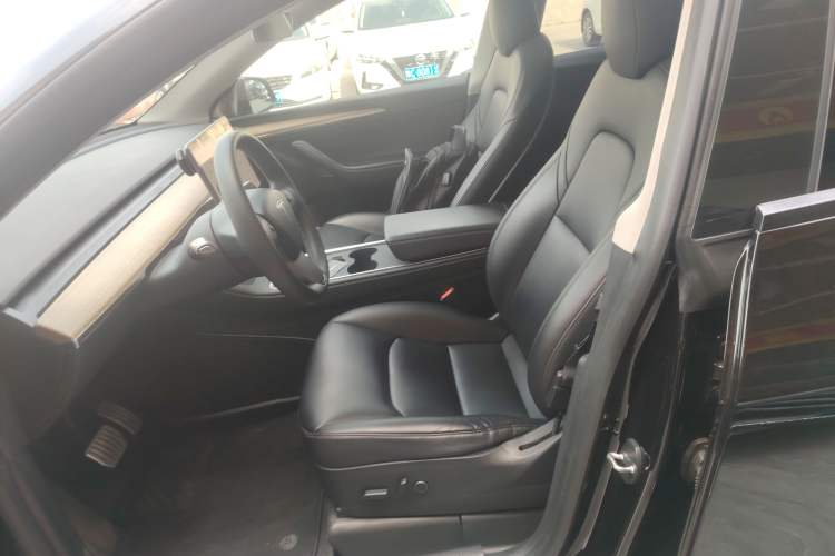 Used Tesla Model Y 2021 Standard Range Rear-Wheel Drive Version Left Front Seat