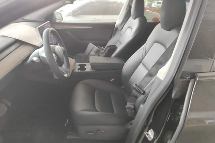 Used Tesla Model Y 2021 Long-Range All-Wheel-Drive Version Left Front Seat