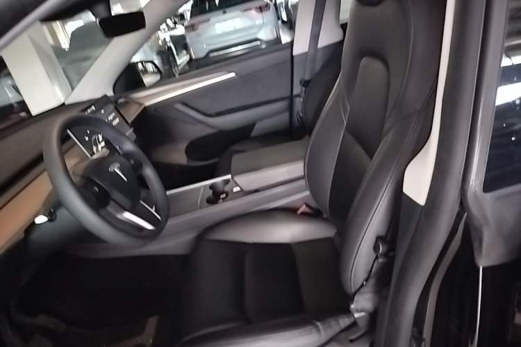 Used Tesla Model Y 2021 Long-Range All-Wheel-Drive Version Left Front Seat