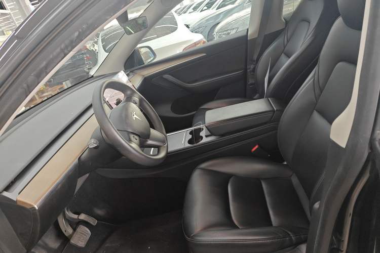 Used Tesla Model Y 2021 Long-Range All-Wheel-Drive Version Left Front Seat
