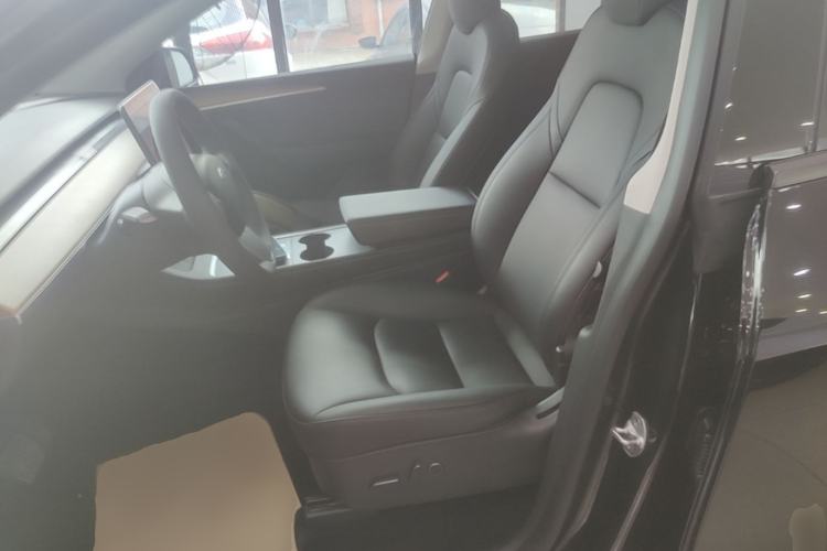 Used Tesla Model Y 2021 Long-Range All-Wheel-Drive Version Left Front Seat