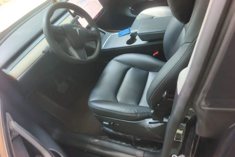 Used Tesla Model Y 2021 Standard Range Rear-Wheel Drive Version Left Front Seat