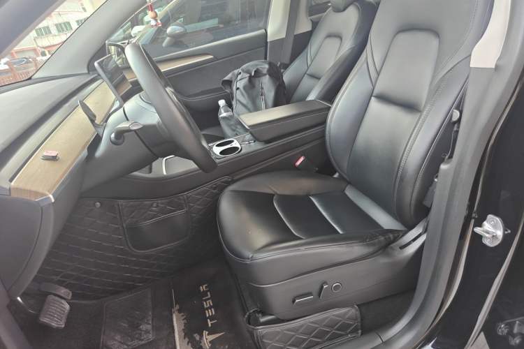 Used Tesla Model Y 2021 Standard Range Rear-Wheel Drive Version Left Front Seat