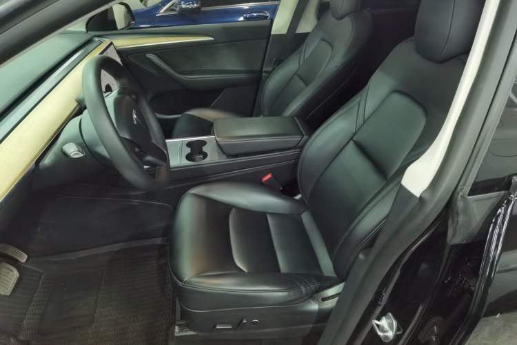 Used Tesla Model Y 2021 Standard Range Rear-Wheel Drive Version Left Front Seat