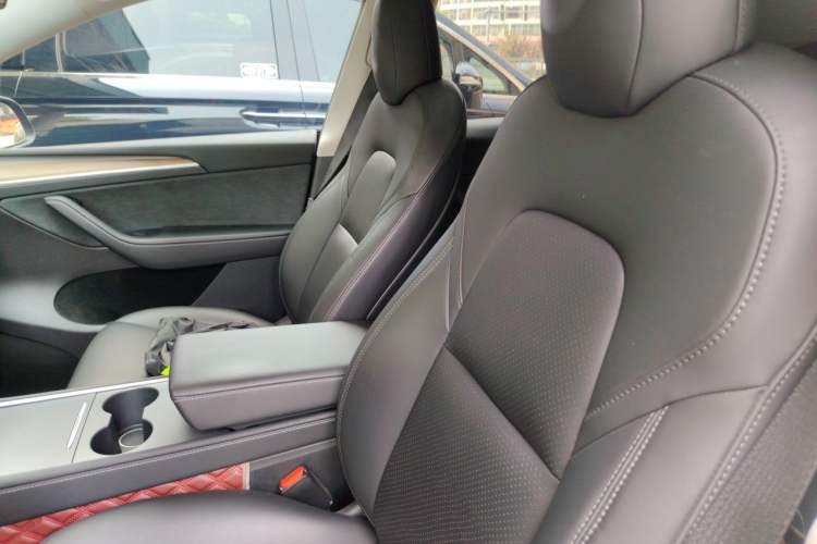 Used Tesla Model Y 2021 Standard Range Rear-Wheel Drive Version Left Front Seat