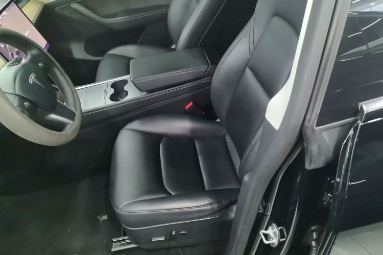 Used Tesla Model Y 2021 Long-Range All-Wheel-Drive Version Left Front Seat