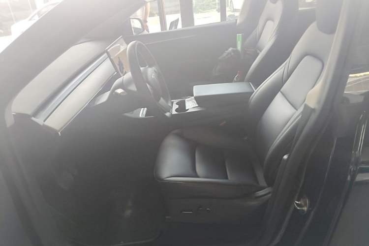 Used Tesla Model Y 2021 Standard Range Rear-Wheel Drive Version Left Front Seat