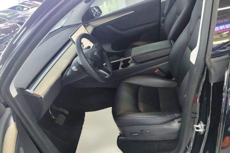 Used Tesla Model Y 2021 Standard Range Rear-Wheel Drive Version Left Front Seat