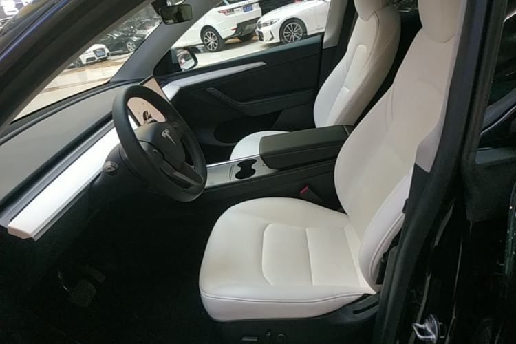 Used Tesla Model Y 2021 Standard Range Rear-Wheel Drive Version Left Front Seat