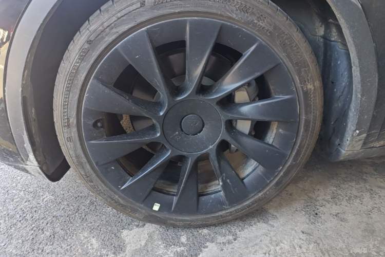 Used Tesla Model Y 2021 Standard Range Rear-Wheel Drive Version Left Front Wheel Hub