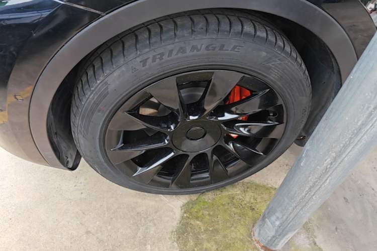 Used Tesla Model Y 2021 Standard Range Rear-Wheel Drive Version Left Front Wheel Hub