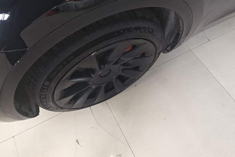 Used Tesla Model Y 2021 Standard Range Rear-Wheel Drive Version Left Front Wheel Hub