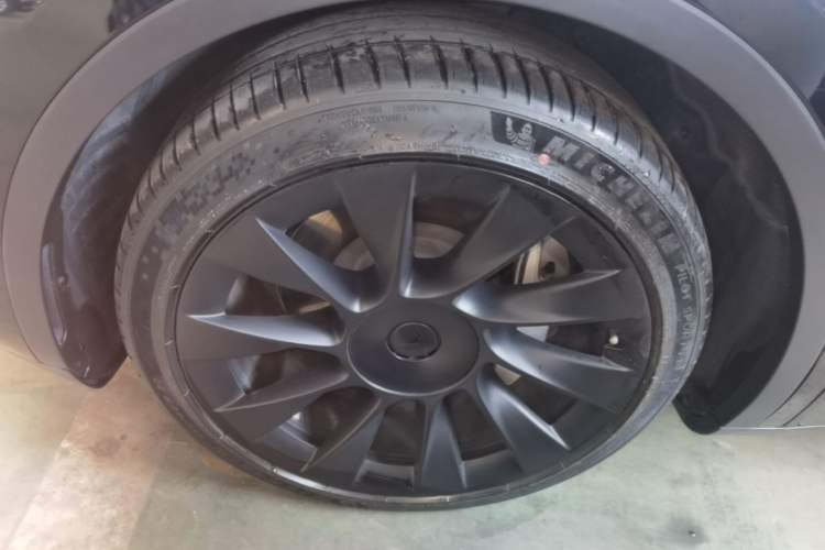Used Tesla Model Y 2021 Standard Range Rear-Wheel Drive Version Left Front Wheel Hub