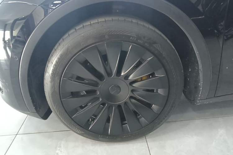 Used Tesla Model Y 2021 Standard Range Rear-Wheel Drive Version Left Front Wheel Hub