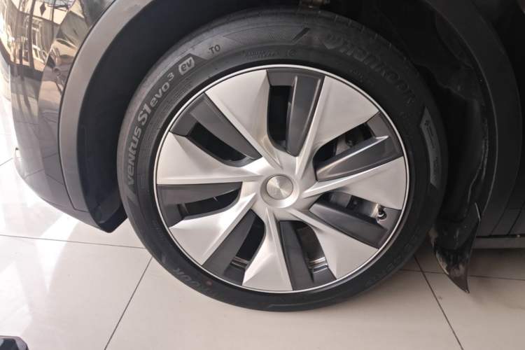 Used Tesla Model Y 2021 Revised Version 2 Long-Range All-Wheel-Drive Edition Left Front Wheel Hub